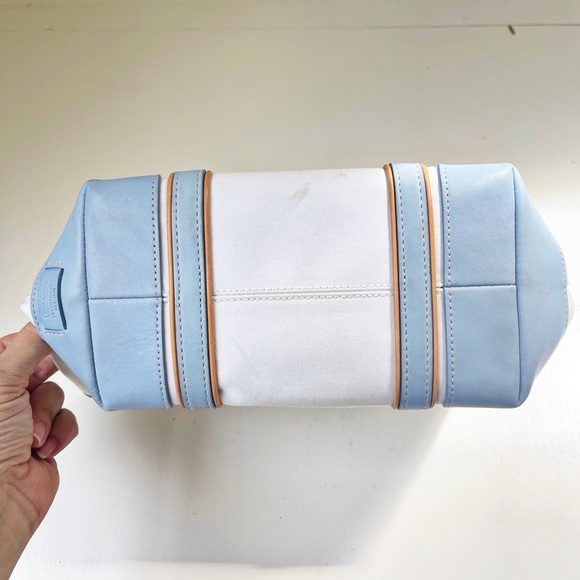 Authentic Coach Small Purse - Picture 7 of 11